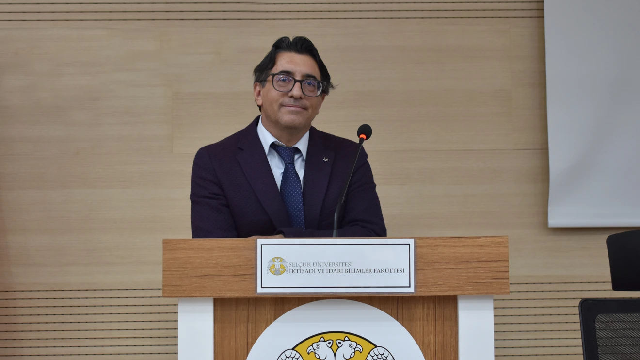 KTO Başkanı Öztürk, konferansta öğrencilerle buluştu 